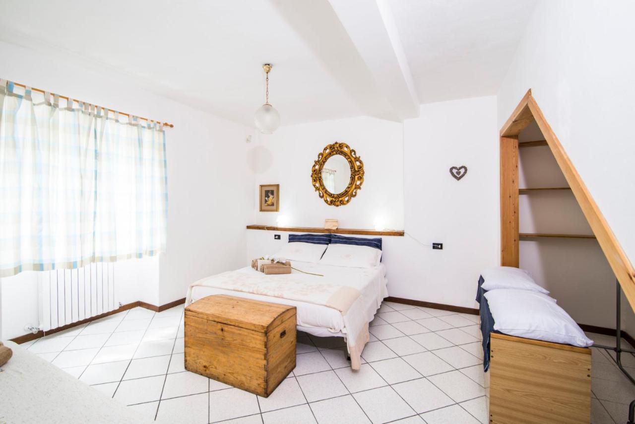 Casa Vacanze Linda Gera Lario Buitenkant foto